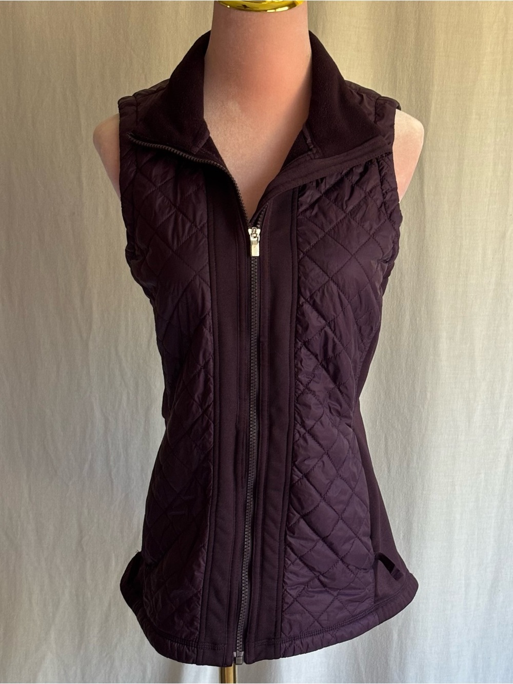 Athleta Rock Springs Quilted Vest Medium Eggplant Purple